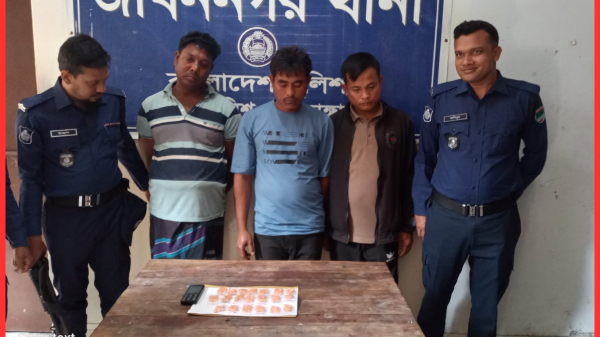 জীবননগরে ১ হাজার পিস ইয়াবাসহ তিন মাদক ব্যবসায়ী গ্রেপ্তার