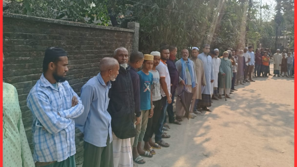 বাতিরকান্দিতে বাচ্চু মিয়াকে গ্রেফতারের দাবিতে মানববন্ধন