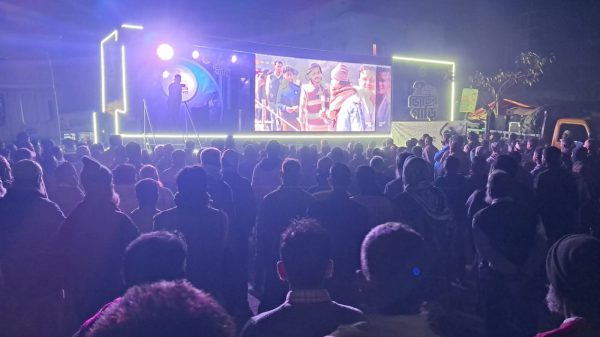 গণভোট ও জাতীয় সংসদ নির্বাচন নিয়ে আদমদীঘি বাসস্ট্যান্ডে ভোটের গাড়ি