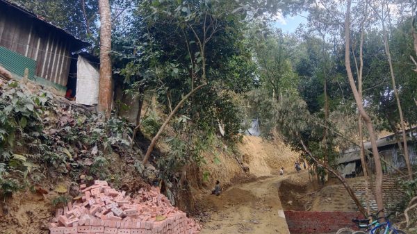 বান্দরবানে ইজিবি প্রকল্পে অনিয়ম ও দুর্নীতির অভিযোগ, পৌরসভার কর্মকর্তাদের দায় প্রশ্নবিদ্ধ