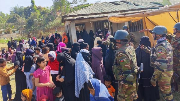 উখিয়ায় যৌথবাহিনীর অভিযান: ক্যাম্পের বাইরে থাকা ৬ শতাধিক রোহিঙ্গা আটক