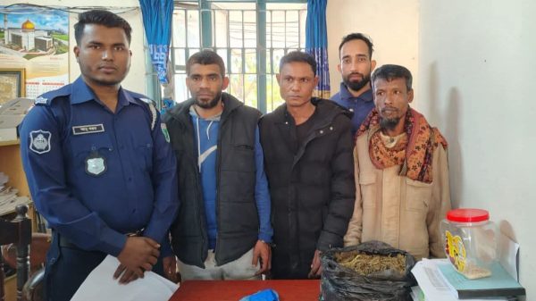 বালাগঞ্জে যৌথ বাহিনীর অভিযানে মাদকসহ গ্রেফতার ৩