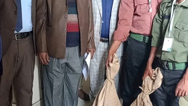 গাইবান্ধার পলাশবাড়ীতে ৭১ ভোটকেন্দ্রে নির্বাচনী সরঞ্জাম বিতরণ