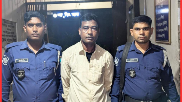 স্ত্রী ও স্কুলপড়ুয়া সন্তানকে বেঁধে নির্যাতনের অভিযোগে মাদক ব্যবসায়ী গ্রেপ্তার