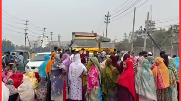 রূপগঞ্জে শ্রমিক অসন্তোষ: মহাসড়ক অবরোধ