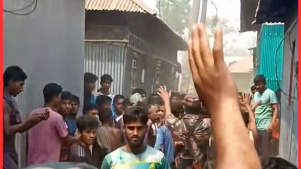 কসবা পুটিয়া সীমান্তে বিজিবির সঙ্গে গ্রামবাসীর উত্তেজনা