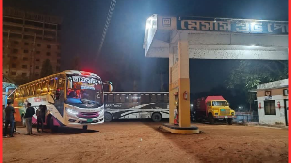 রাজশাহীতে তেলের সংকট: পাম্পে লম্বা লাইন, দাম এখনও স্বাভাবিক