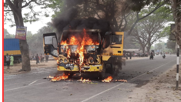রাজশাহীতে সড়ক দুর্ঘটনায় পিতা-পুত্রের মৃত্যু, ট্রাকে আগুন