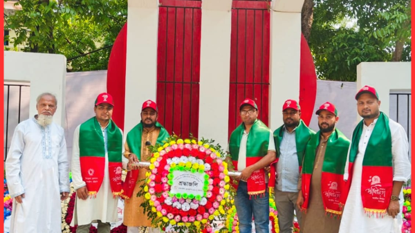 চন্দনাইশে স্বাধীনতা দিবসে শহীদ মিনারে চন্দনাইশ প্রেসক্লাব (১৯৮৪)-এর শ্রদ্ধা