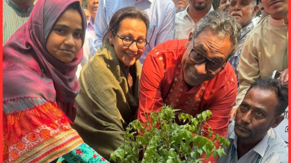 স্বাস্থ্য প্রতিমন্ত্রী ড. এম এ মুহিতের বাঘাবাড়ী অয়েল ডিপো পরিদর্শন ও বৃক্ষরোপণ