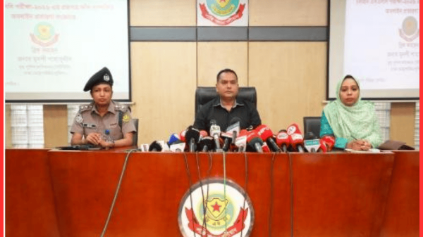 পরীক্ষার প্রশ্নপত্র ফাঁসের নামে অনলাইন প্রতারণা: চার প্রতারক গ্রেফতার