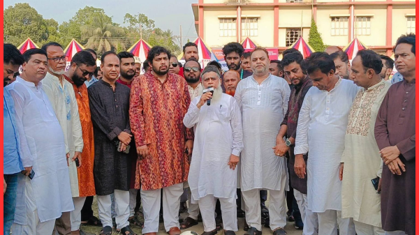 ঐতিহ্যবাহী মতলব নিউ হোস্টেল মাঠে ‘মতলব গোল্ডকাপ ফুটবল টুর্নামেন্ট-২০২৬’ সিজন ২ উদ্বোধন