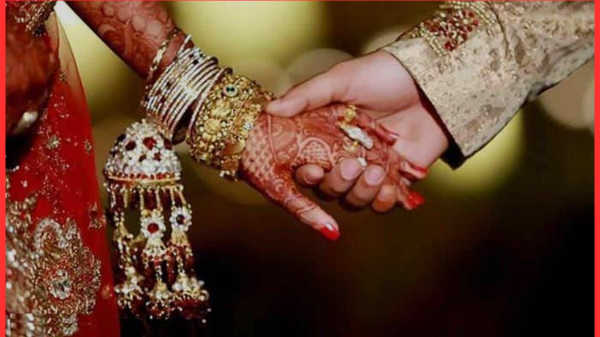 কিশোরগঞ্জের কটিয়াদীতে বিয়ের আসরে স্বামীকে তালাক দিয়ে প্রেমিককে বিয়ে, চাঞ্চল্য