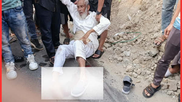 পতেঙ্গা সৈকতে দুর্ঘটনা: বৃদ্ধ পর্যটক আহত, নিরাপত্তা প্রশ্নের মুখে