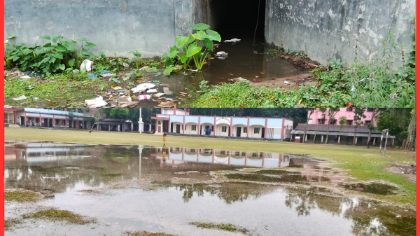 লাউজানী হাইস্কুল মাঠে অল্প বৃষ্টিতেই জলাবদ্ধতা