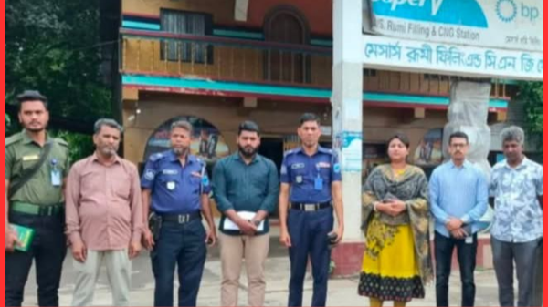 শিবালয়ে প্রায় সাড়ে ৪ হাজার লিটার পেট্রোল পাচারচেষ্টা, ম্যানেজারসহ ২ জন আটক