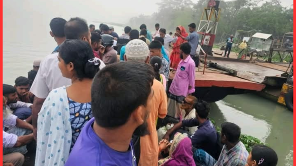চরখালি ফেরিঘাটে ভাঙন: ফেরি চলাচল বন্ধ, চরম দুর্ভোগে যাত্রী সাধারণ