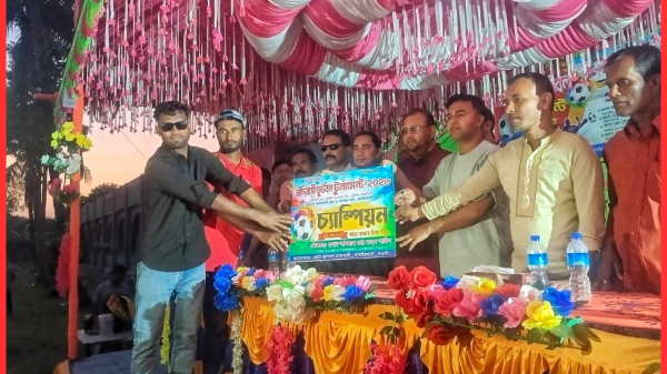 ধামইরহাটে আদিবাসী ফুটবল টুর্নামেন্ট অনুষ্ঠিত, প্রধান অতিথি আলহাজ্ব মোঃ রুহুল আমিন