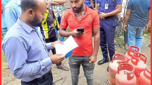 ফরিদপুরে অবৈধ গ্যাস সিলিন্ডার গুদামে মোবাইল কোর্টের অভিযান, জরিমানা ও সিলগালা