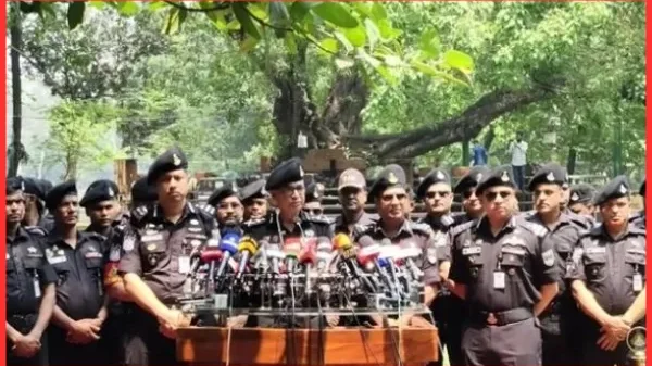 ফরিদপুরে মাদকবিরোধী সাঁড়াশি অভিযান: নারীসহ গ্রেপ্তার ৭, বিপুল মাদক জব্দ