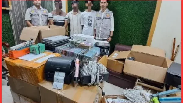 ডিবির অভিযানে তুরাগে বিপুল মোবাইল ও যন্ত্রাংশসহ ৩ জন গ্রেফতার