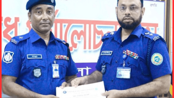 অপরাধ দমনে সাফল্য: বরিশাল জেলা পুলিশের ২২ কর্মকর্তাকে বিশেষ সম্মাননা