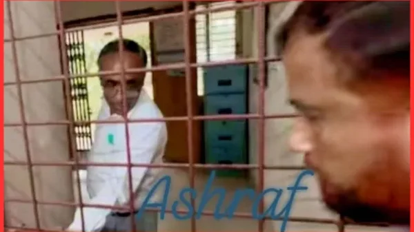 সাংবাদিক ও সেবাগ্রহীতাকে পিটিয়ে তালাবদ্ধ করার অভিযোগ নবীনগর ভূমি কর্মকর্তার বিরুদ্ধে