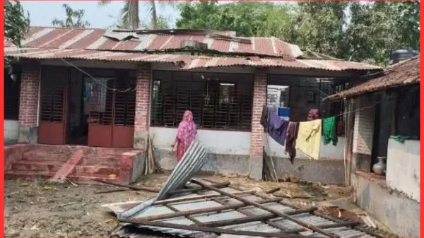 ঝিকরগাছায় কালবৈশাখীর তাণ্ডব: ঘরবাড়ি ও ফসলের ব্যাপক ক্ষয়ক্ষতি
