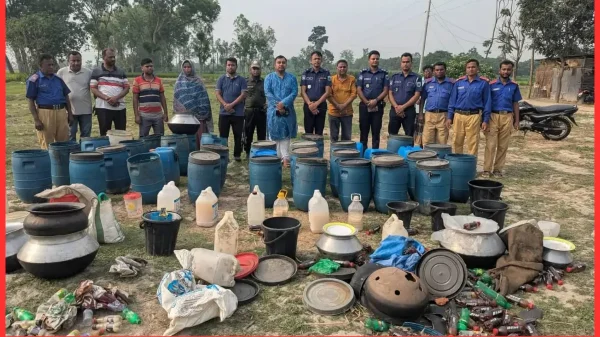 ধামইরহাটে প্রশাসনের যৌথ অভিযান: ৫ হাজার লিটার চোলাইমদ ধ্বংস