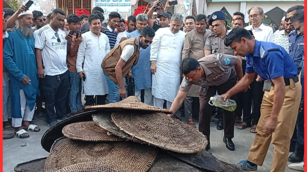 ভাঙ্গায় গ্রাম্য বিরোধের অবসান, পুড়িয়ে ধ্বংস অর্ধশতাধিক ঢাল