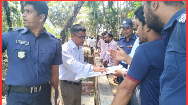 নোয়াখালীর বেগমগঞ্জে খালের ওপর অবৈধ পাকা স্থাপনা উচ্ছেদ, জরিমানা